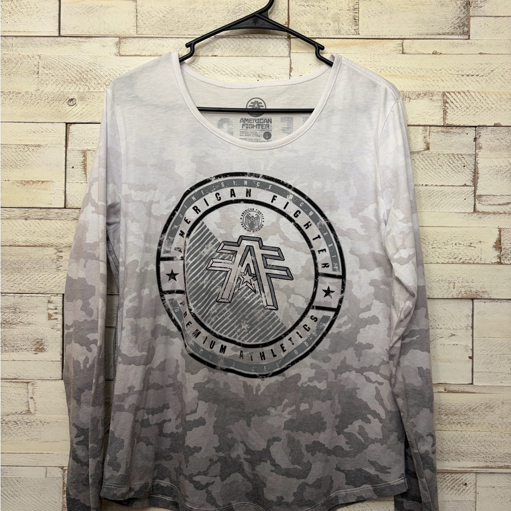 American Fighter White and Gray Camo Long Sleeve‎ Tee womens large